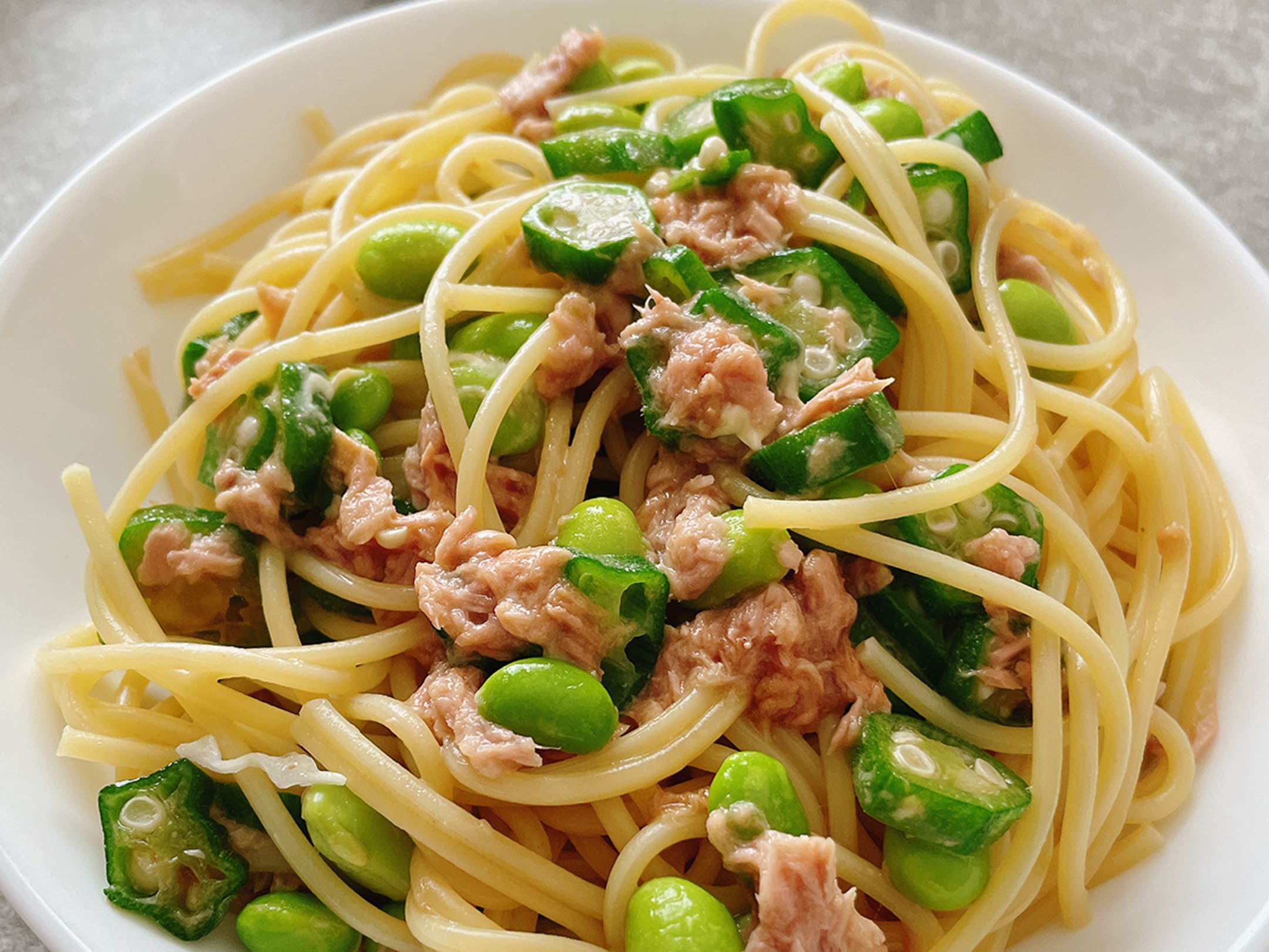 オクラとツナ(+枝豆)のパスタ